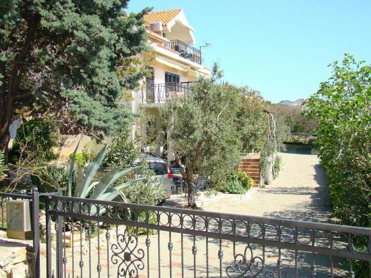 Apartments Davorka Šimuni Екстериор снимка